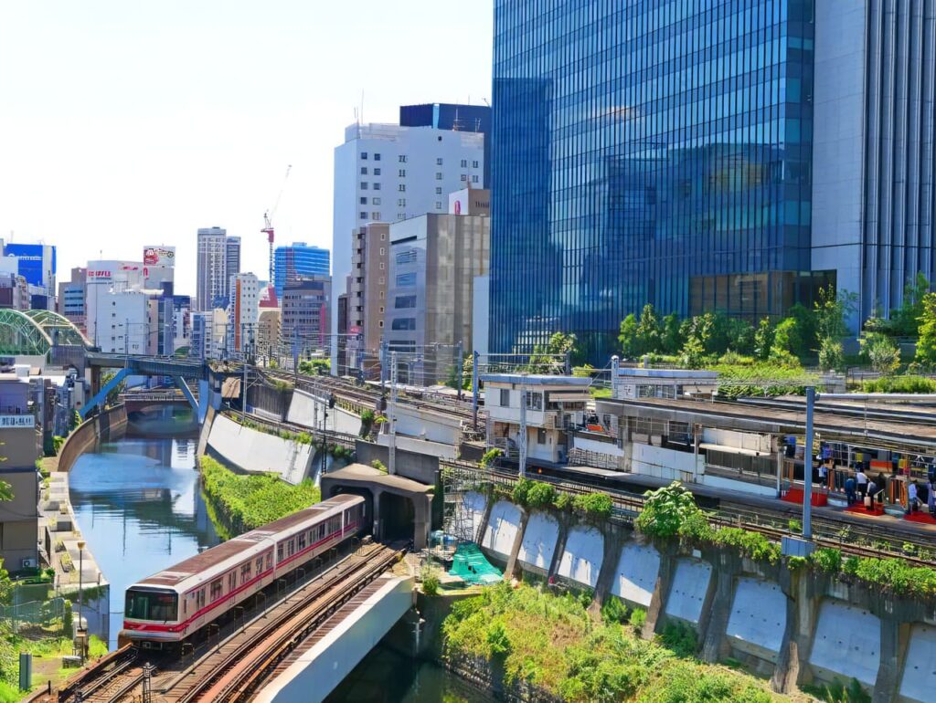 お茶の水駅から見える外観